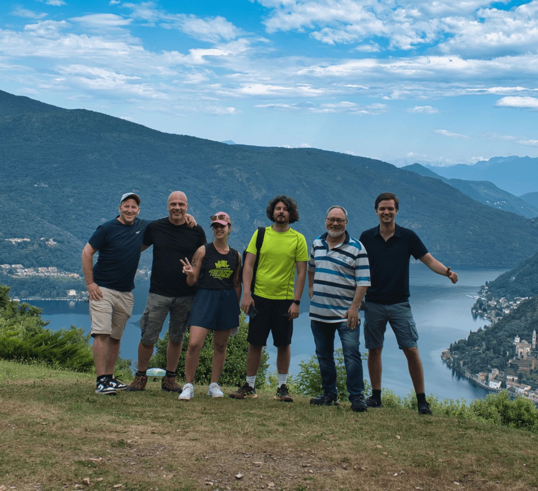 Das Eyesoft Team beim Wandern über dem Lago di Lugano